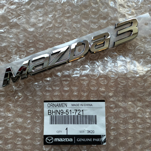 EMBLEMA MAZDA 3 SKY